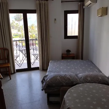 Parchís Con Piscina Apartamento