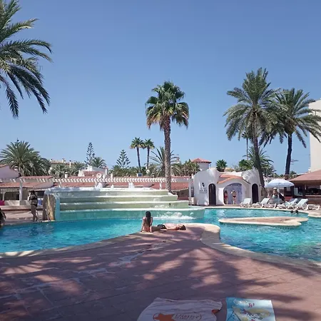 Parchis Con Piscina *