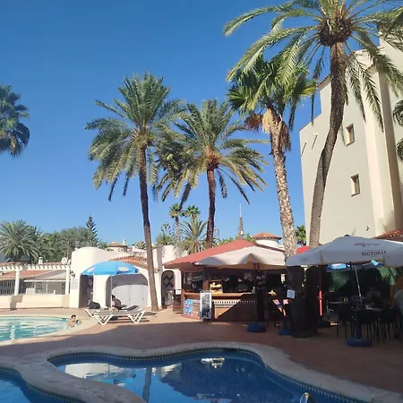 Parchis Con Piscina *